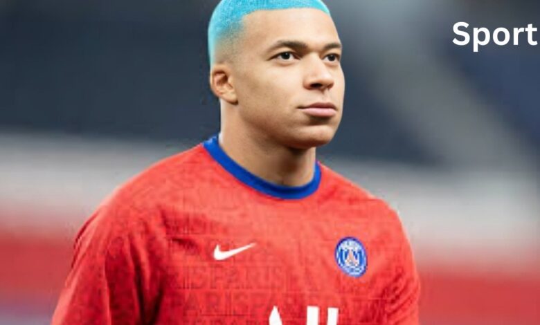 Mbappé cheveux rose